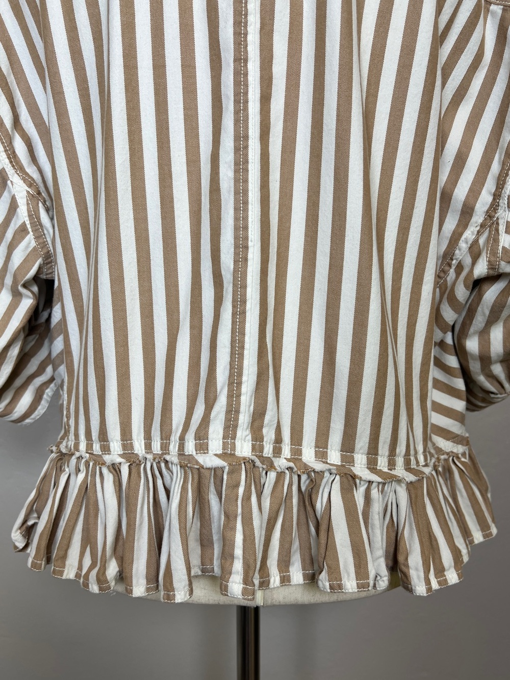 FREE PEOPLE Women’s Size S Striped Bailey Ruffle Hem Button-Up Cropped Shirt - Picture 11 of 16